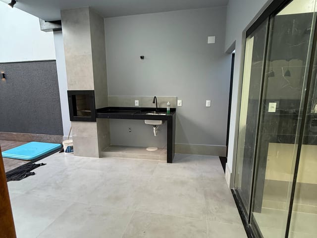 Casa com 220m² 3 quartos e 2 banheiros, à venda, no bairro flamboyant em Campos dos Goytacazes