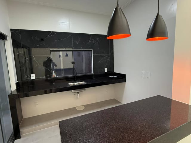 Casa com 220m² 3 quartos e 2 banheiros, à venda, no bairro flamboyant em Campos dos Goytacazes