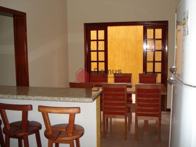 Casa com 300m², à venda, no bairro São Benedito em Pindamonhangaba