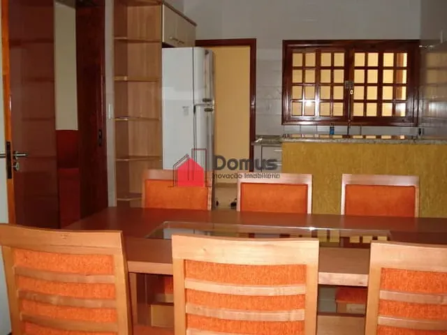 Casa com 300m², à venda, no bairro São Benedito em Pindamonhangaba