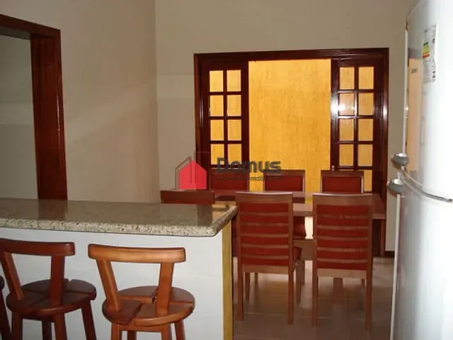 Casa com 300m², à venda, no bairro São Benedito em Pindamonhangaba