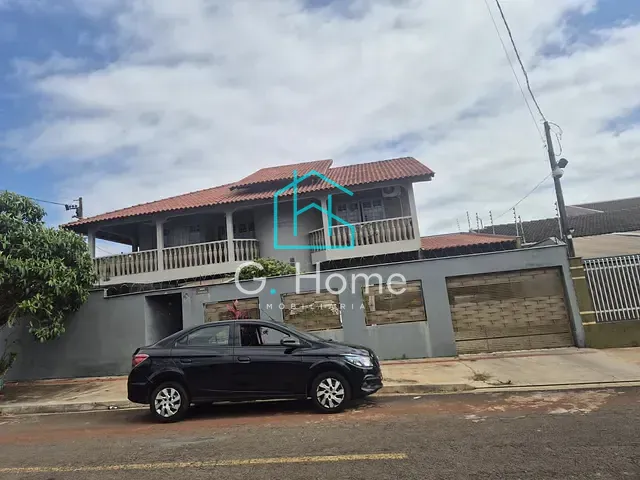 Casa com 282m² 4 quartos e 4 banheiros, à venda, no bairro Parque Residencial Michael Licha em Londrina
