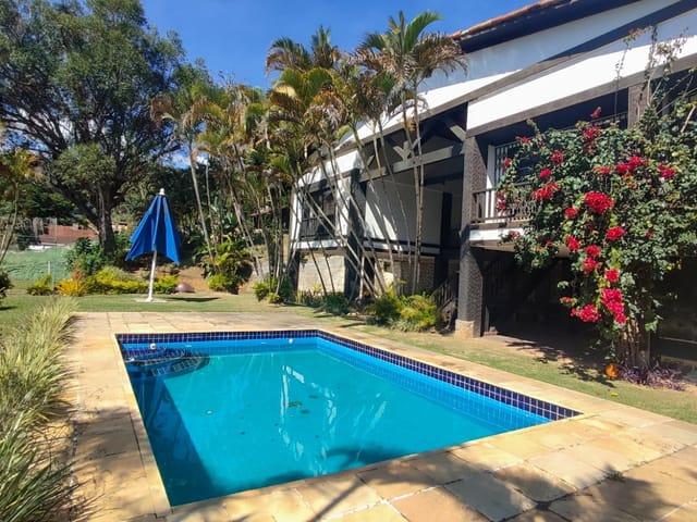 Casa com 5764m², para alugar, no bairro Nogueira em Petrópolis