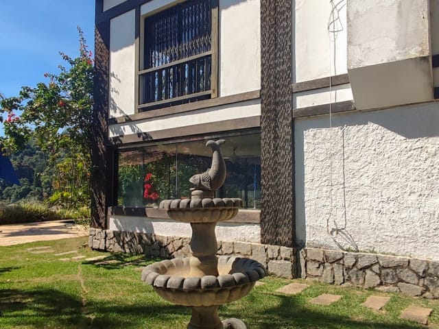 Casa com 5764m², para alugar, no bairro Nogueira em Petrópolis