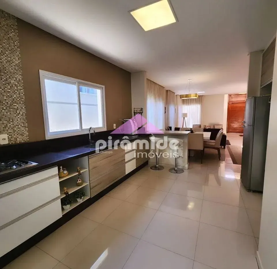 Casa, 3 quartos, 219 m² - Foto 1