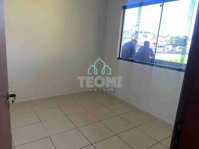 Casa 5 quartos e 3 banheiros, à venda, no bairro Vila São Carlos em Taubaté