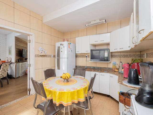 Casa com 240m² 4 quartos e 4 banheiros, à venda, no bairro Centro em Pelotas