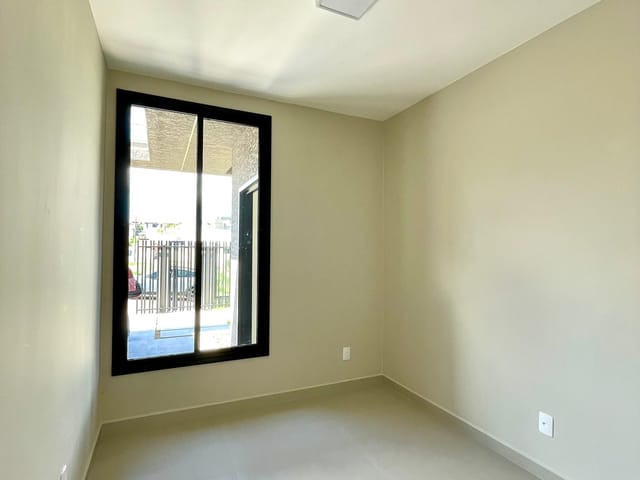 Casa com 100m² 3 quartos e 2 banheiros, à venda, no bairro Cará-cará em Ponta Grossa