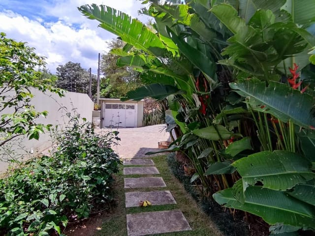 Casa com 528m² 4 quartos e 3 banheiros, à venda, no bairro Chácara das Paineiras em Carapicuíba