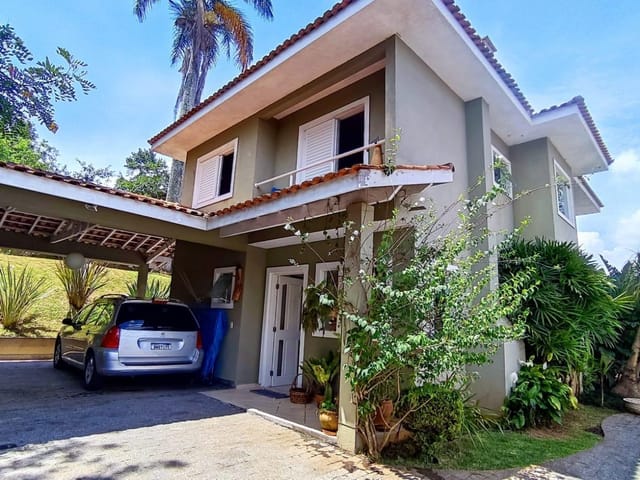 Casa com 528m² 4 quartos e 3 banheiros, à venda, no bairro Chácara das Paineiras em Carapicuíba