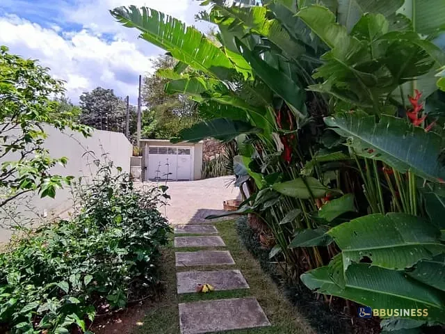Casa com 528m² 4 quartos e 3 banheiros, à venda, no bairro Chácara das Paineiras em Carapicuíba