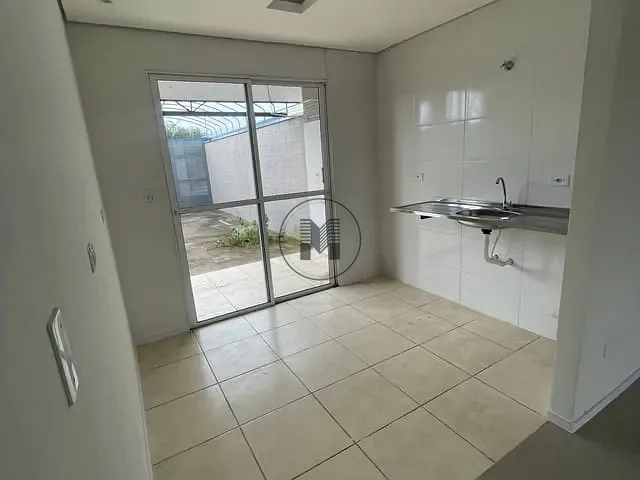 Casa 2 quartos e 1 banheiro, à venda, no bairro Loteamento Industrial Água Preta em Pindamonhangaba