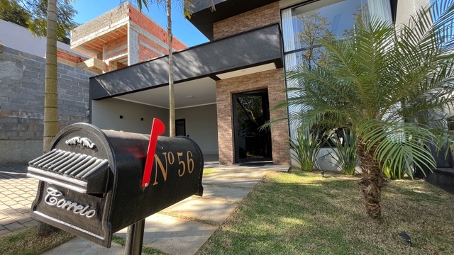 Casa com 300m² 3 quartos e 5 banheiros, à venda, no bairro Condomínio Residencial Euroville II em Bragança Paulista