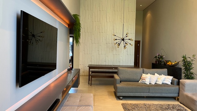 Casa com 300m² 3 quartos e 5 banheiros, à venda, no bairro Condomínio Residencial Euroville II em Bragança Paulista
