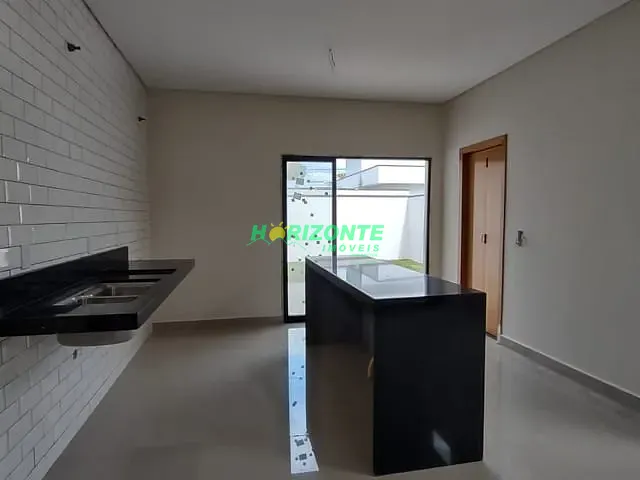 Casa com 300m² 3 quartos e 3 banheiros, à venda, no bairro Santa Luzia em Caçapava