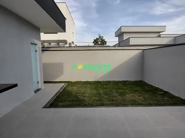 Casa com 300m² 3 quartos e 3 banheiros, à venda, no bairro Santa Luzia em Caçapava