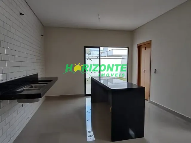 Casa com 300m² 3 quartos e 3 banheiros, à venda, no bairro Santa Luzia em Caçapava