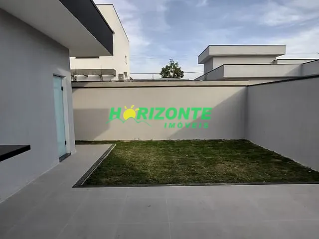 Casa com 300m² 3 quartos e 3 banheiros, à venda, no bairro Santa Luzia em Caçapava