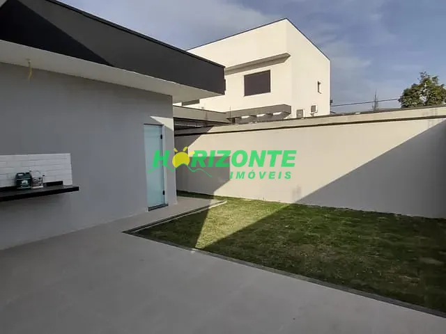 Casa com 300m² 3 quartos e 3 banheiros, à venda, no bairro Santa Luzia em Caçapava