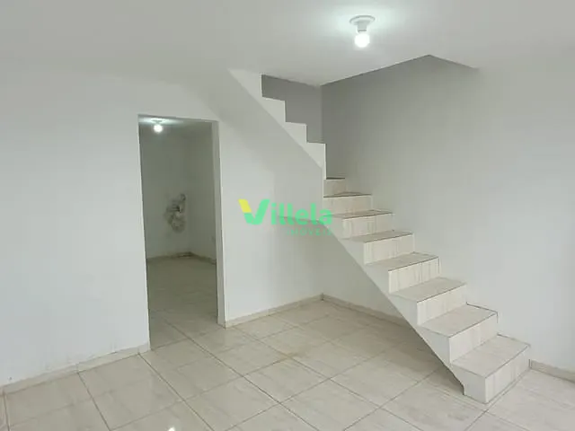 Casa 2 quartos e 1 banheiro, para alugar, no bairro Jardim Pinheirinho em Itaquaquecetuba