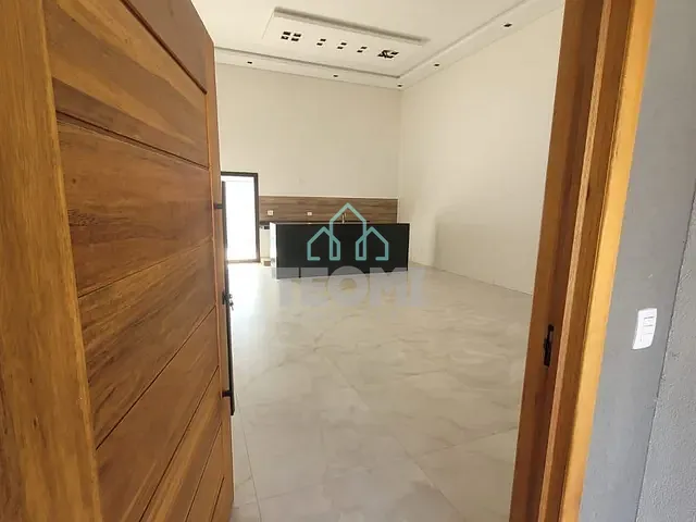 Casa 3 quartos e 2 banheiros, à venda, no bairro Parque São Luís em Taubaté