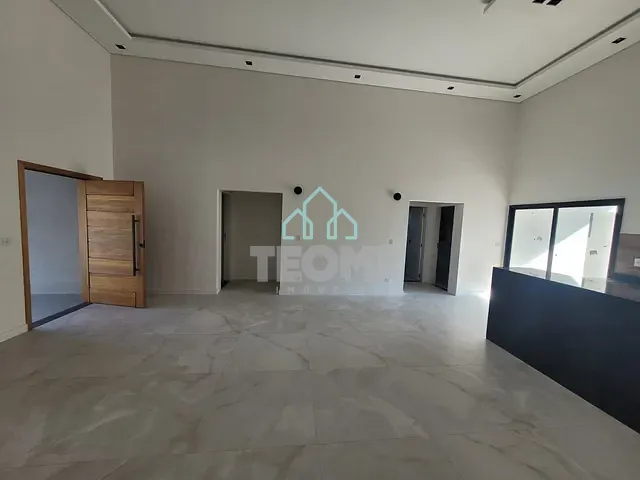 Casa 3 quartos e 2 banheiros, à venda, no bairro Parque São Luís em Taubaté