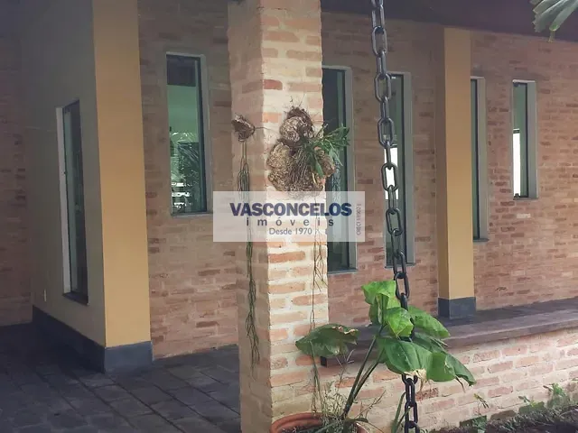 Casa com 360m² 3 quartos e 3 banheiros, à venda, no bairro Martim de Sá em Caraguatatuba