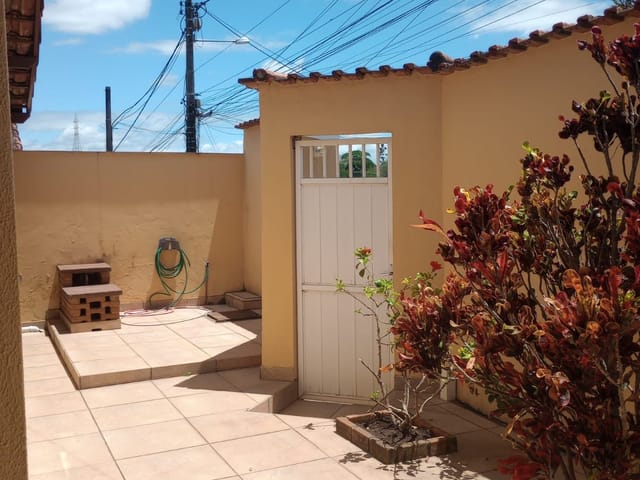 Casa 3 quartos e 1 banheiro, à venda, no bairro Nova Cidade em Macaé