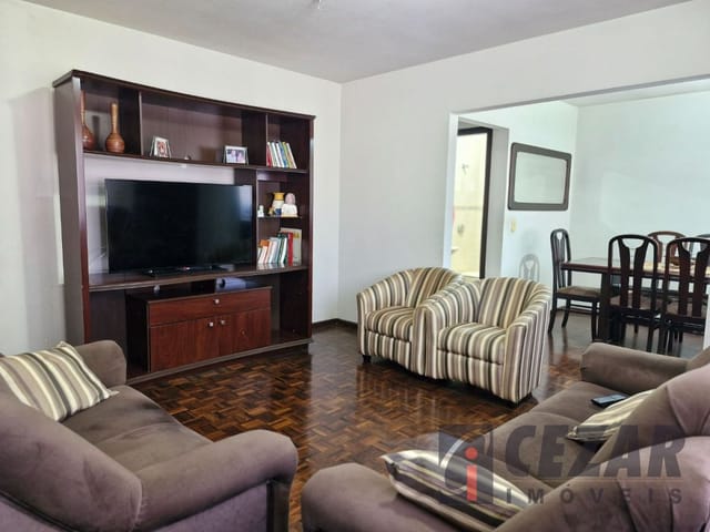 Casa com 500m² 3 quartos e 2 banheiros, à venda, no bairro Bairro Alto em Curitiba