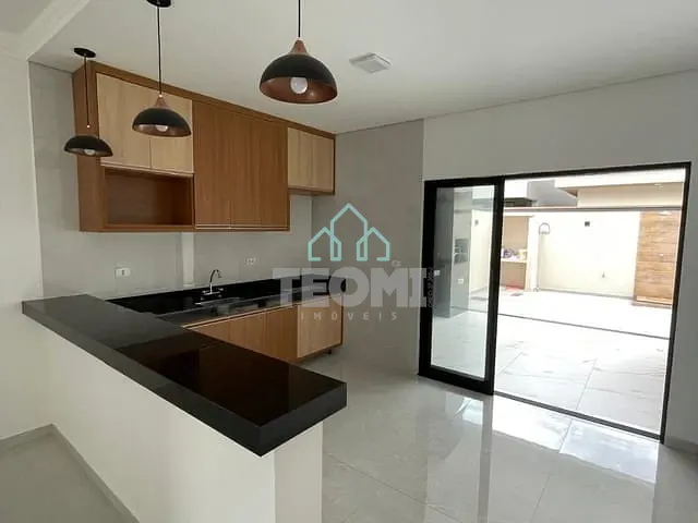 Casa 3 quartos e 2 banheiros, à venda, no bairro Parque São Cristóvão em Taubaté