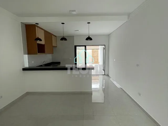 Casa 3 quartos e 2 banheiros, à venda, no bairro Parque São Cristóvão em Taubaté