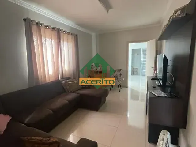 Casa com 360m² 3 quartos e 2 banheiros, à venda, no bairro Umuarama em Araçatuba