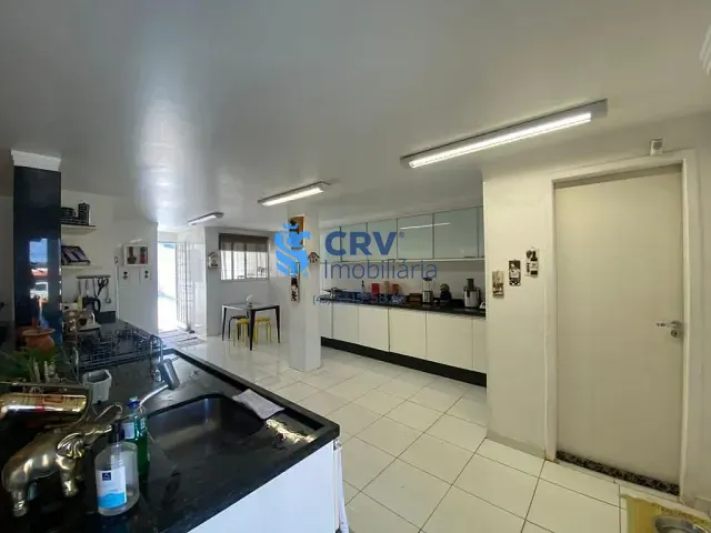 Casa com 525m² 4 quartos e 5 banheiros, à venda, no bairro Califórnia em Londrina