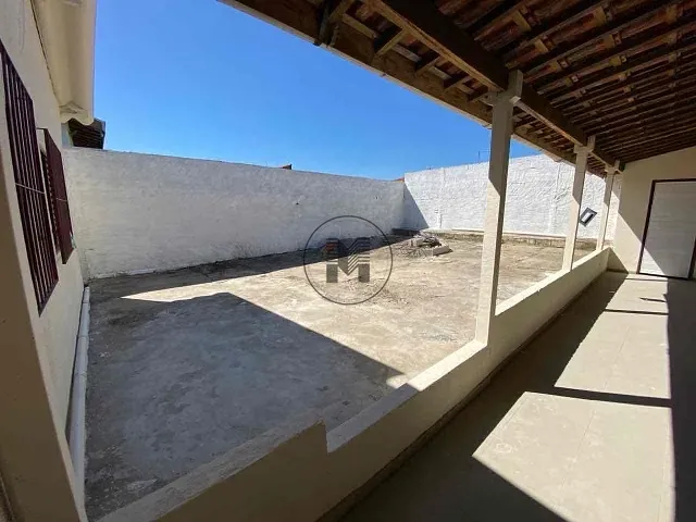 Casa com 250m² 2 quartos e 2 banheiros, à venda, no bairro Parque Residencial Flor do Vale em Tremembé