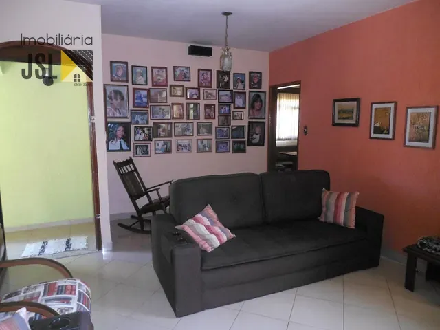Casa com 290m² 3 quartos e 1 banheiro, à venda, no bairro Vila Santos em Caçapava