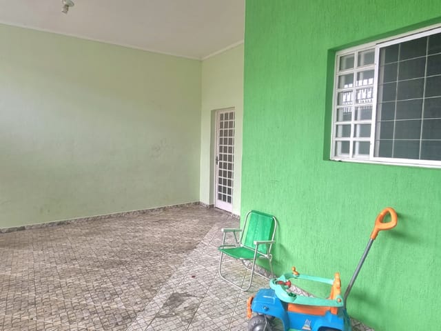 Sobrado com 175m² 3 quartos e 2 banheiros, à venda, no bairro Santa Terezinha em Aparecida