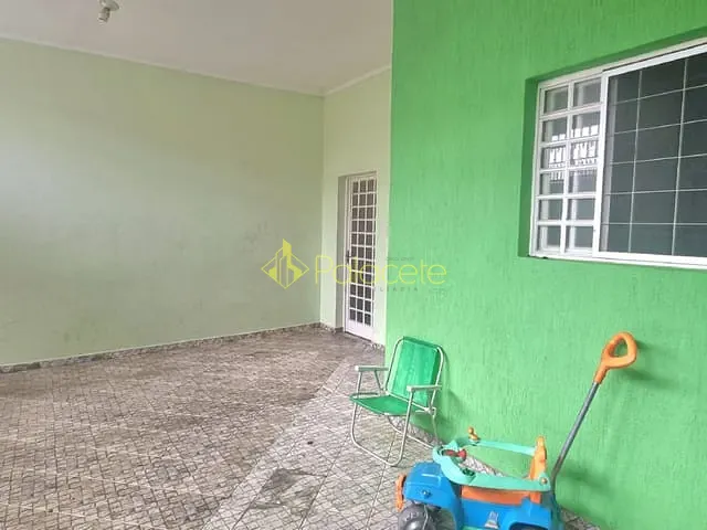 Sobrado com 175m² 3 quartos e 2 banheiros, à venda, no bairro Santa Terezinha em Aparecida
