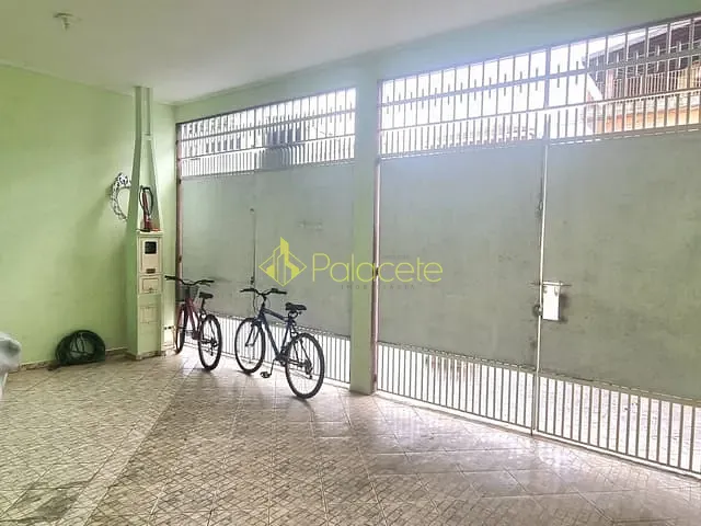 Sobrado com 175m² 3 quartos e 2 banheiros, à venda, no bairro Santa Terezinha em Aparecida