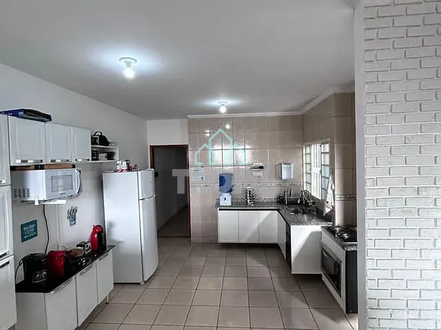 Casa 2 quartos e 1 banheiro, à venda, no bairro Jardim Continental em Taubaté