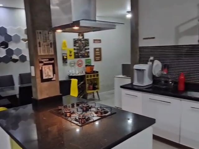 Casa 4 quartos e 4 banheiros, à venda, no bairro Riviera Fluminense em Macaé