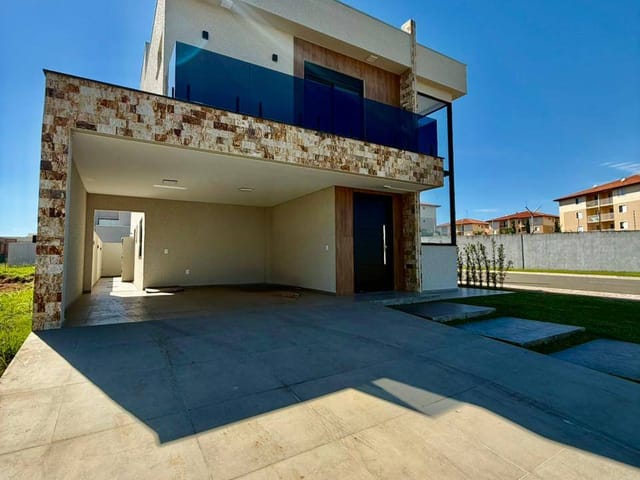 Casa com 197m² 4 quartos e 4 banheiros, à venda, no bairro Uvaranas em Ponta Grossa