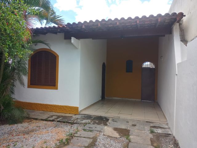 Casa 3 quartos e 2 banheiros, à venda, no bairro Parque Jóquei Club em Campos dos Goytacazes