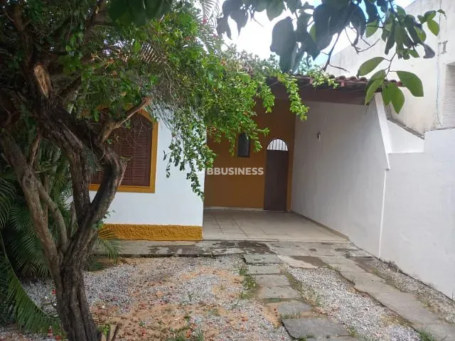 Casa 3 quartos e 2 banheiros, à venda, no bairro Parque Jóquei Club em Campos dos Goytacazes