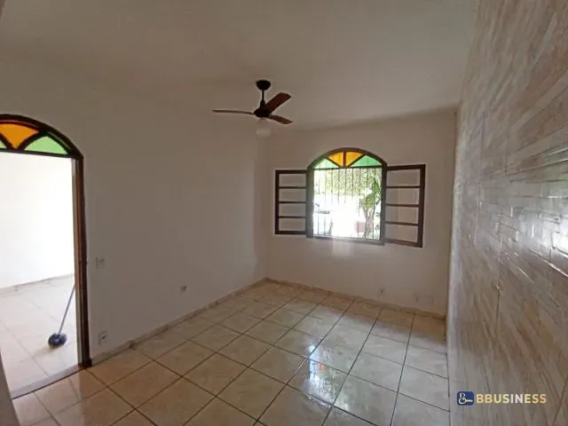 Casa 3 quartos e 2 banheiros, à venda, no bairro Parque Jóquei Club em Campos dos Goytacazes