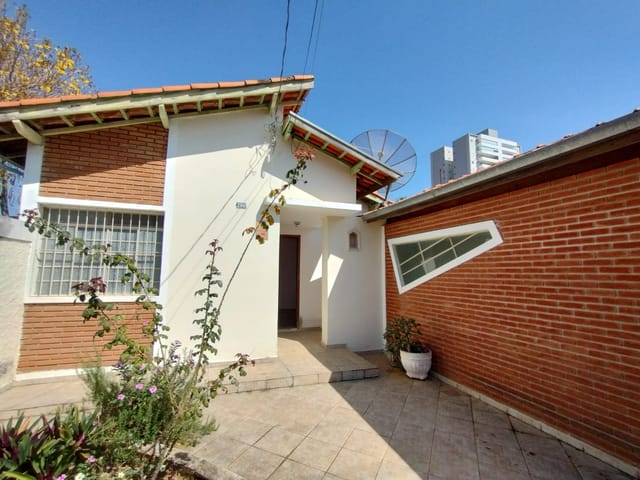 Casa com 341m² 5 quartos e 2 banheiros, à venda, no bairro Parque Residencial Bom Conselho em Taubaté