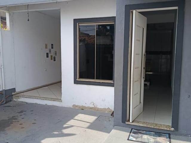 Casa 2 quartos e 1 banheiro, à venda, no bairro Parque Aeroporto em Macaé