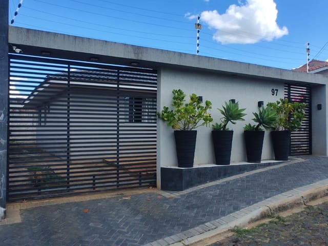 Casa com 111m² 3 quartos e 2 banheiros, à venda, no bairro Contorno em Ponta Grossa