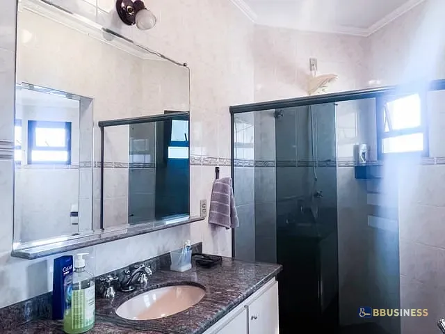 Casa com 597m² 4 quartos e 8 banheiros, à venda, no bairro Maitinga em Bertioga