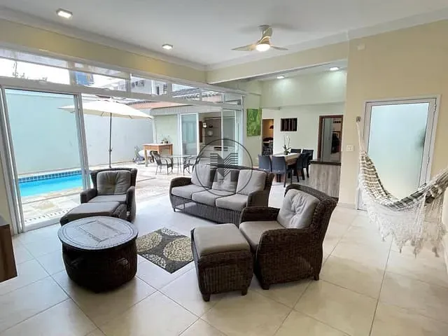 Casa com 445m² 3 quartos e 4 banheiros, à venda, no bairro Jardim das Nações em Taubaté