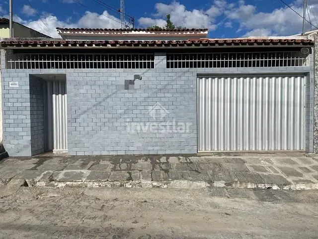 Casa com 200m² 2 quartos e 2 banheiros, à venda, no bairro Centenário em Campina Grande